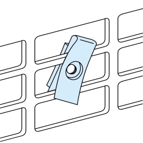 Ecrous M4 clips/platine perfo. Ecrous M4 clips/platine perfo.
